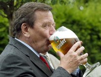 i drinks a lager drink!